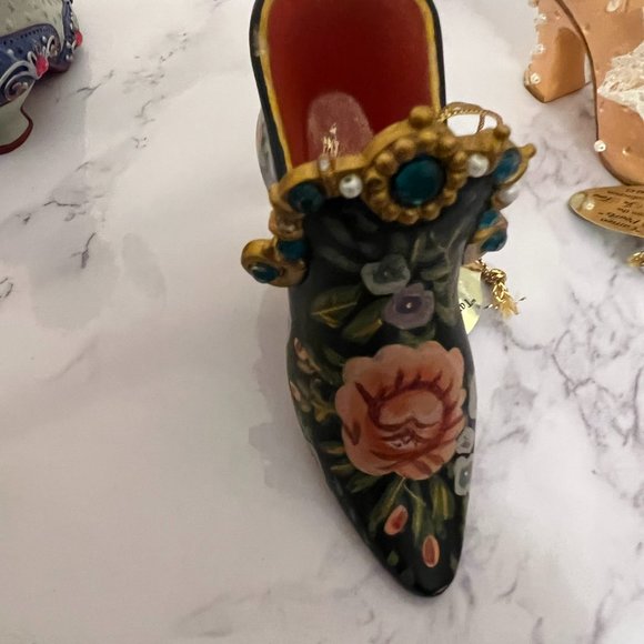 Heirloom Ornaments From Ashton-Drake High Button Beauty Three Miniature  Shoes - Picture 9 of 10